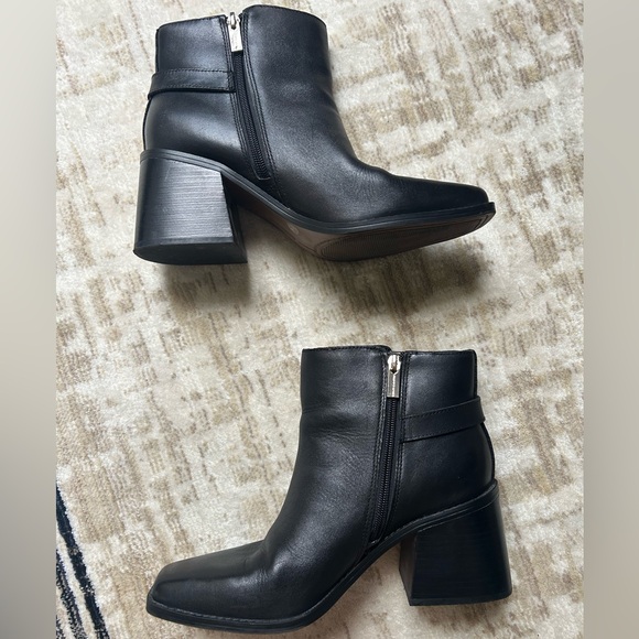 Vince Camuto Sleek Black Ankle Boots - Picture 5 of 7
